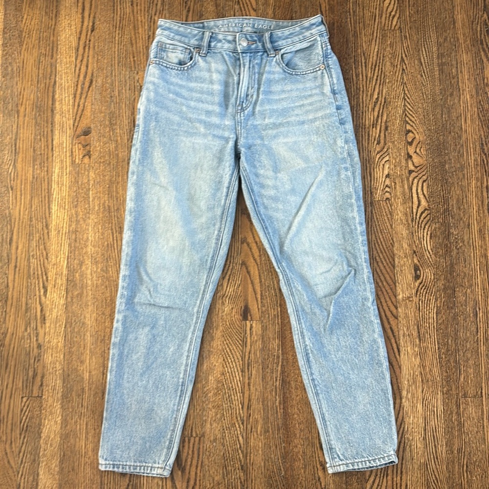 American Eagle Strigid Mom Jeans | Size 0S
